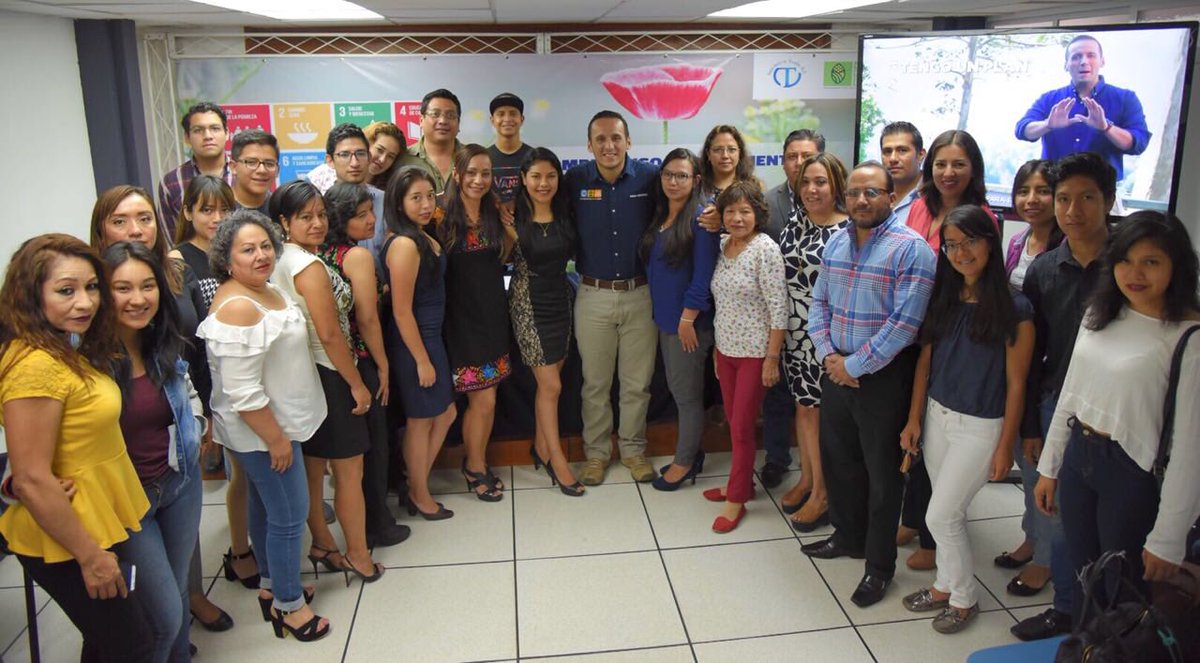 SergioHHPAN's tweet photo. Hoy me reuní con  Erika Santiago, embajadora juvenil de “My World México” y voluntaria de la ONU México, en dónde firmamos el compromiso para fomentar el cumplimiento de los: ODS AGENDA 2030 ONU.
#LoMejorestaPorvenir #YoconSergio https://t.co/4bOxUEa46a