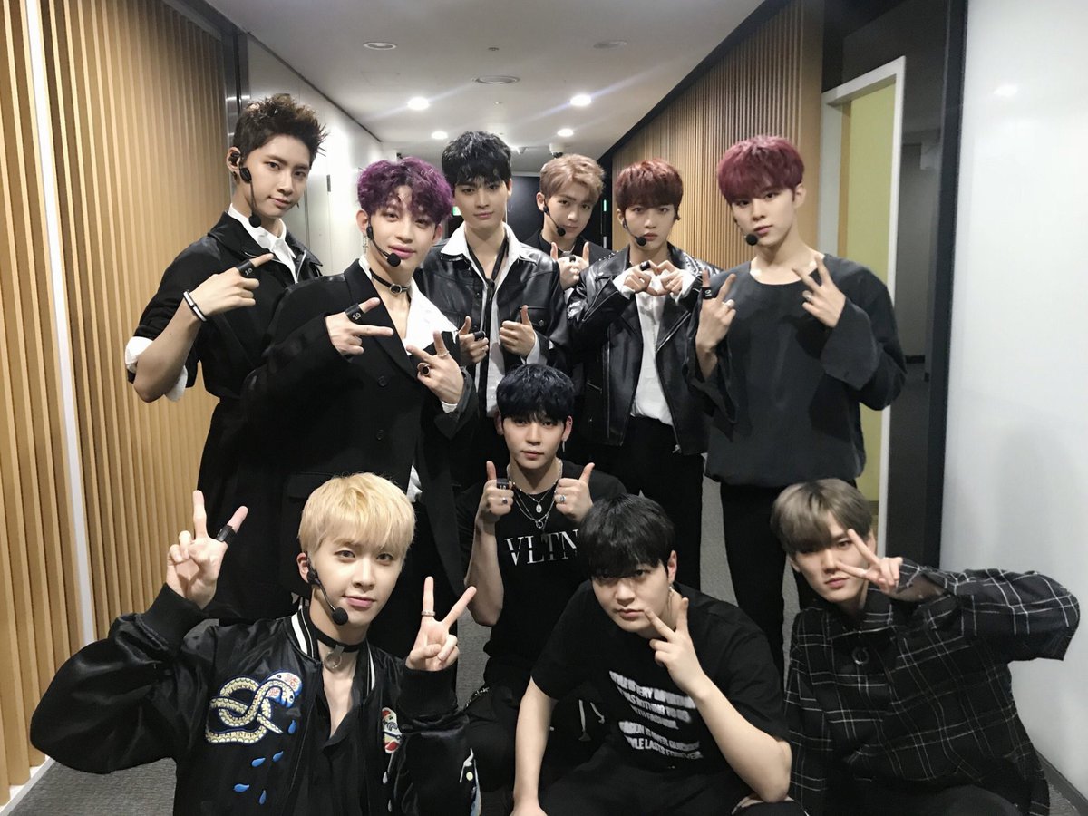 46610p's tweet photo. IM SO PROUD OF MY BOYS, I LOVE THEM TO THE MOON AND BACK. 💗💖💕💘💝💞#1000DaysWithUP10TION
@UP10TION https://t.co/nEQNR8pKZW