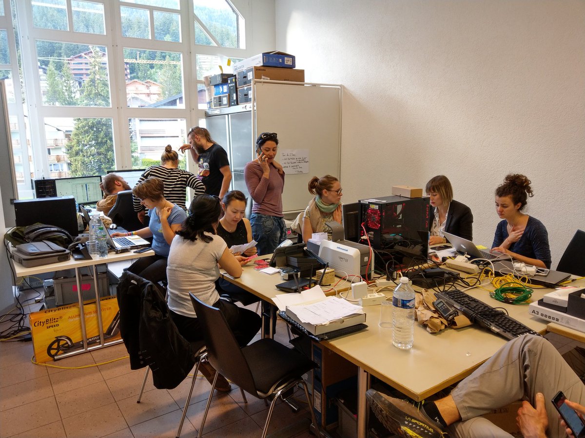 PitounGe's tweet photo. #Wvrf18 staff at work https://t.co/1oDN9cMtbu