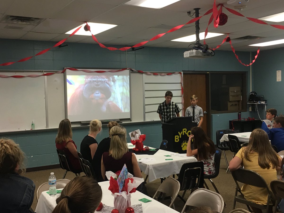 GroehlerEnglish's tweet photo. Hey @WWF you should hear the 8th graders advocate for their endangered species and donations to support the #wwf #bmsbears #byronbears #hearthemroar https://t.co/Gei2X9SSng