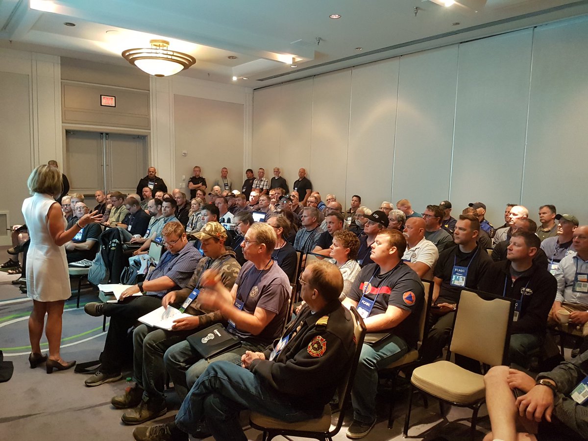 nadinafire's tweet photo. Packed house for WORKSAFE presentation @FCABCconference @BCFireChiefs #RLS18 https://t.co/XRW1cY8IJ5