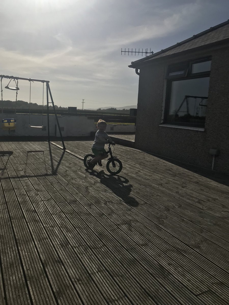 eastergagie's tweet photo. @mattocks_ps more activities for Lola and Charlie tonight!  Riding bikes, practicing gymnastics and helping dad with the racing pigeons #mattocks2cool4school https://t.co/p9SMusTiLi