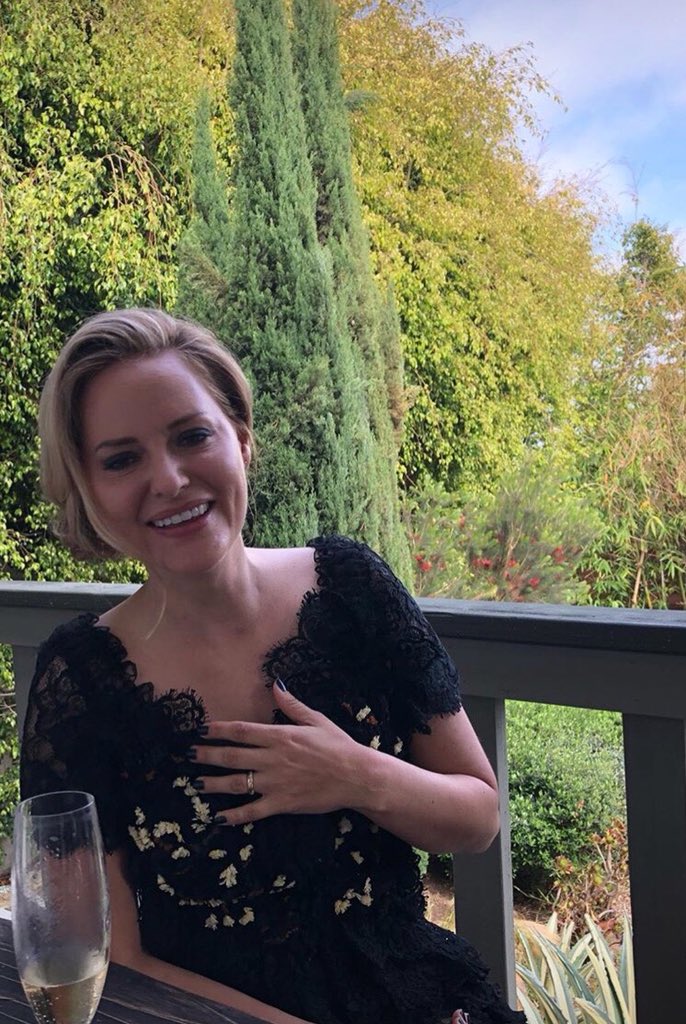 AimeeMullinsFan's tweet photo. Aimee Mullins🤗 Nice weather😀(source: Mereki) #AimeeMullins #mereki #RupertFriend #niceweather https://t.co/UIpCL8679T