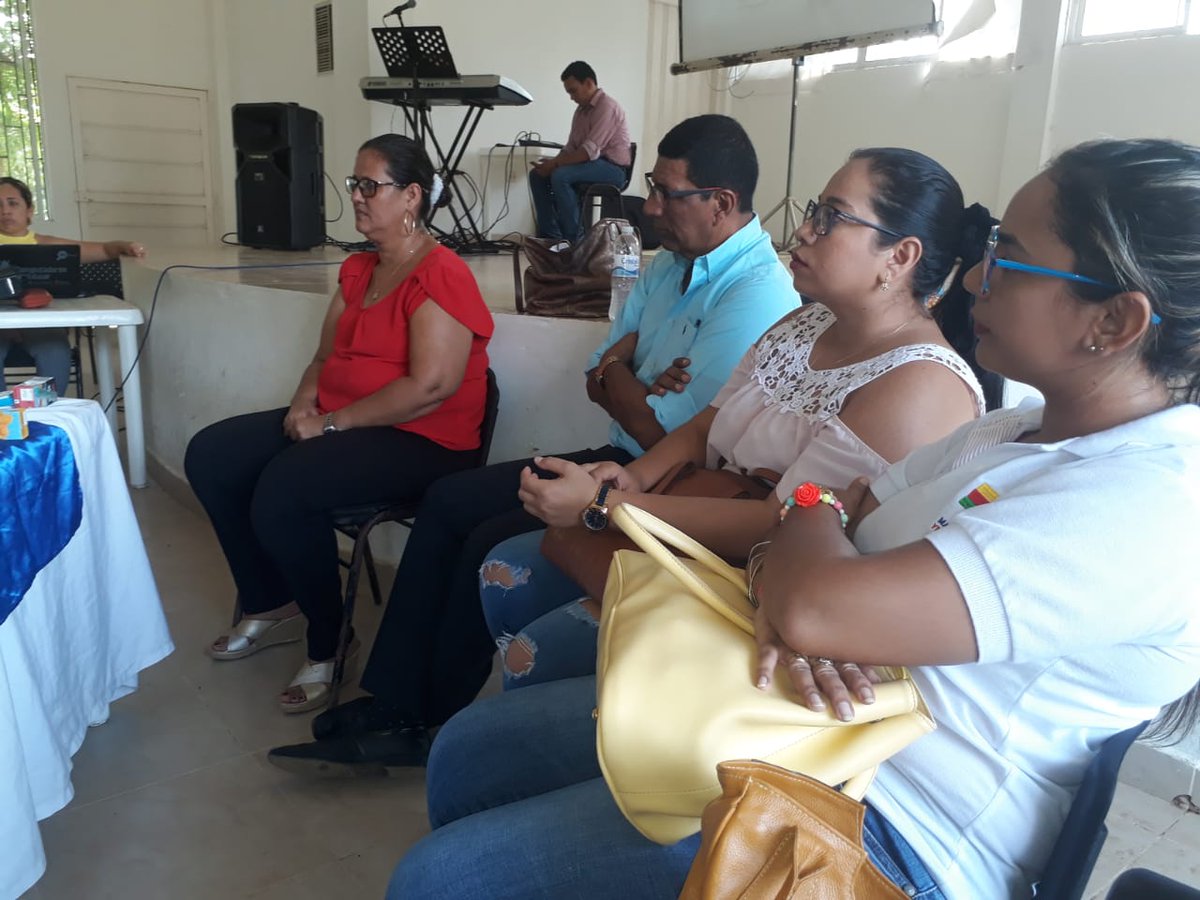 AlcaldiaMomil's tweet photo. LANZAMIENTO DE ESCUELAS DE PADRES
Preocupados por la problemática de inseguridad, consumo de sustancias alucinógenas, embarazos a temprana edad, que se están presentando en la juventud momilera, hoy  se hizo el lanzamiento de la Escuela de  padres.
#MomilMásYMásSocial https://t.co/W5gaQuZLE6