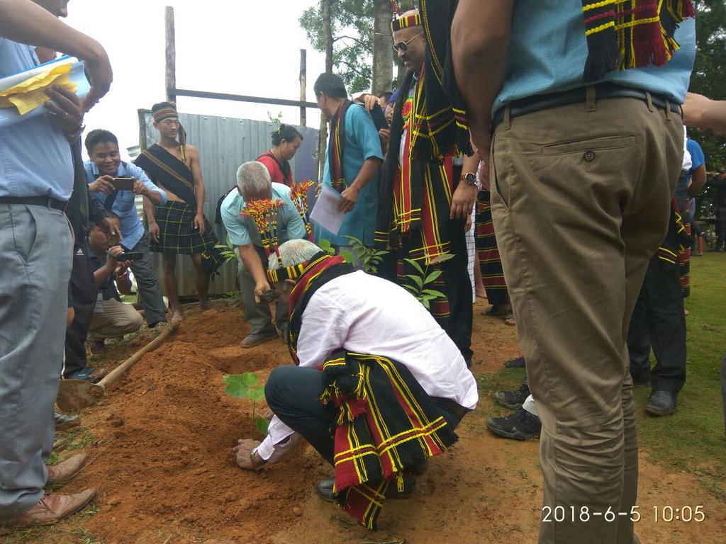 GinGangte's tweet photo. #Manipur: Right honest &amp; affable IAS officer #NaveenVerma, Secretary @MDoNER_India sharing  valuable time at #Bunglawn in Ccpur District today. Pleased with the activities of the Self Help Groups (SHGs), the Secretary's assured to visit the #PineappleVillage again @AdminCcpur https://t.co/izD9tqW7TO