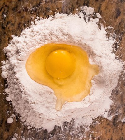 Get the skinny on the art and science of pasta making scienceandfooducla.wordpress.com/2018/06/05/fre…
