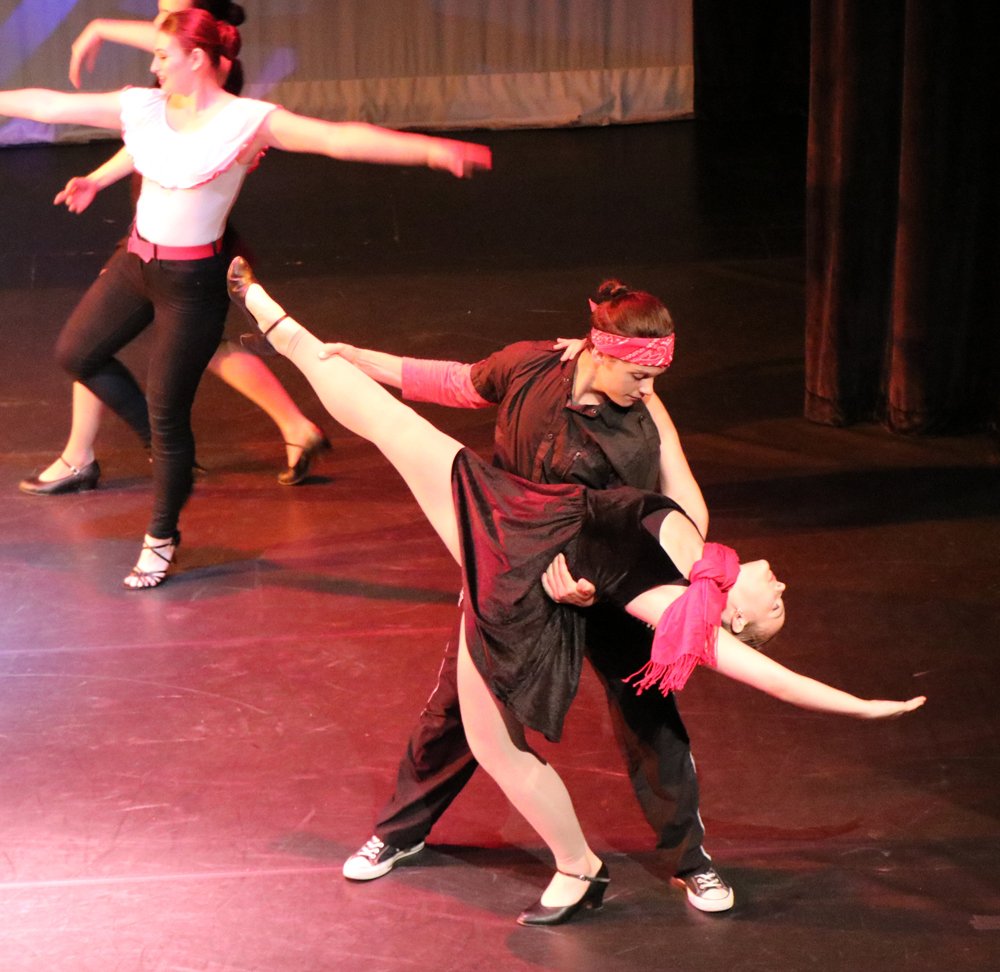 mbhartill's tweet photo. Congratulations to the #Bracebridge School of Ballet on another terrific year-end performance. #AllThatClass #Muskoka #dance 
https://t.co/qgLlqBTtxi https://t.co/NiWqZjUPeh
