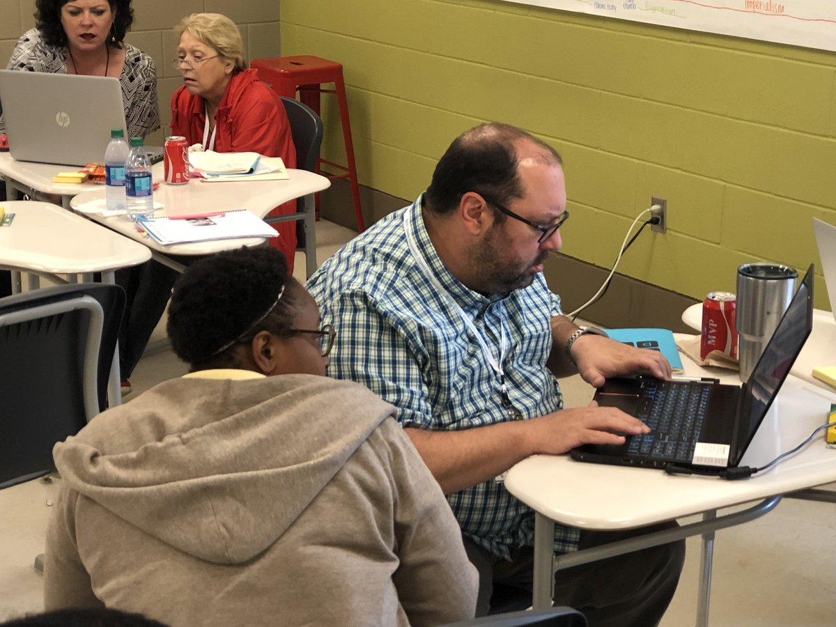 lee_calton's tweet photo. Day 2 of CSD 5day WS: Ts have on their “learner hats” as they practice pair programming #expectmore18  @AplusCR @VinnyCSed @TeachCode @AlabamaCsta https://t.co/RABvSR8LvD