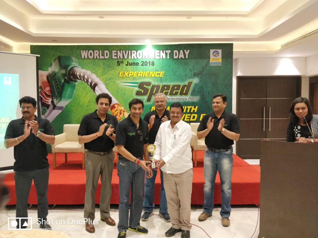 BPCRetailCbe's tweet photo. @narainracing customer interaction session at Coimbatore along with Dealer award for speed performance on world Environmental day @JAIND1718 @VShahGandhi @singharunbpcl #GoGreenwithSpeed 
#EnergisingLives 
#SwitchToSpeed https://t.co/NlDnYl00c3