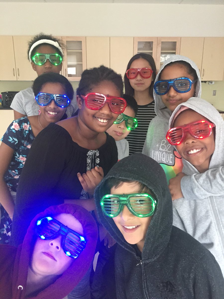 MrsTenuta's tweet photo. TPPS’ Dance Team rockin their new shades and getting ready for our final Spirit Assembly 😎@TonyPontesPS @PeelSchools https://t.co/tDDolNnYoH