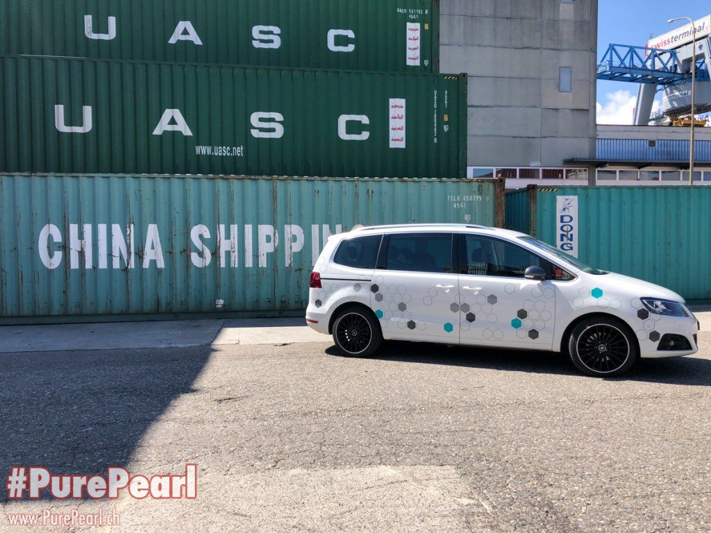 PurePearl_ch's tweet photo. SEAT Alhambra #Honeycomb Edition https://t.co/BJ2VsdCqaI https://t.co/v9xvMYCxXv