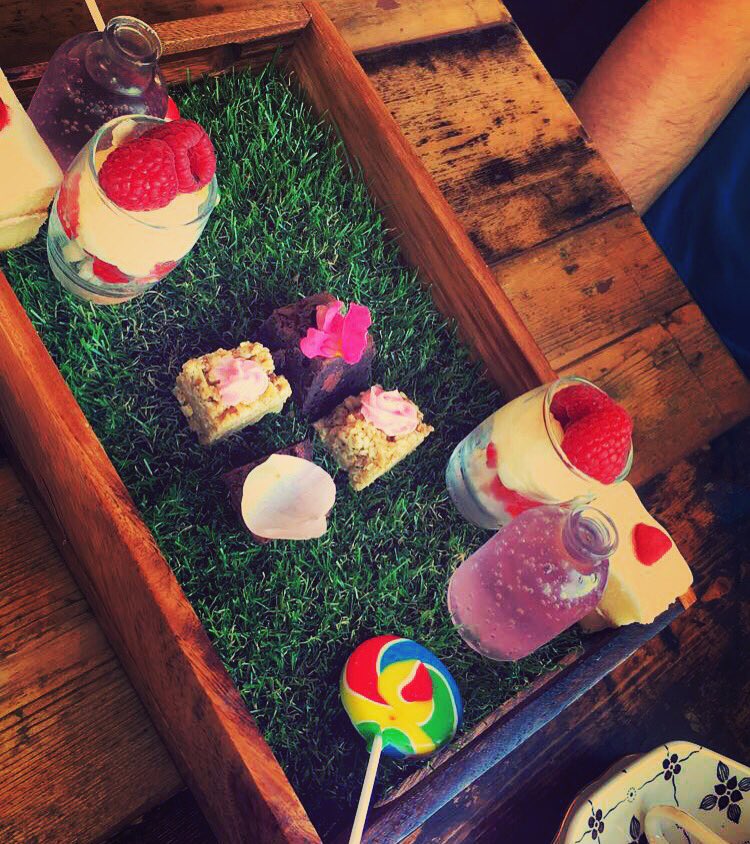 claire_1986w's tweet image. Such a lush afternoon tea today with my handsome one ☺️ #HowDoYouDo #NorthShields