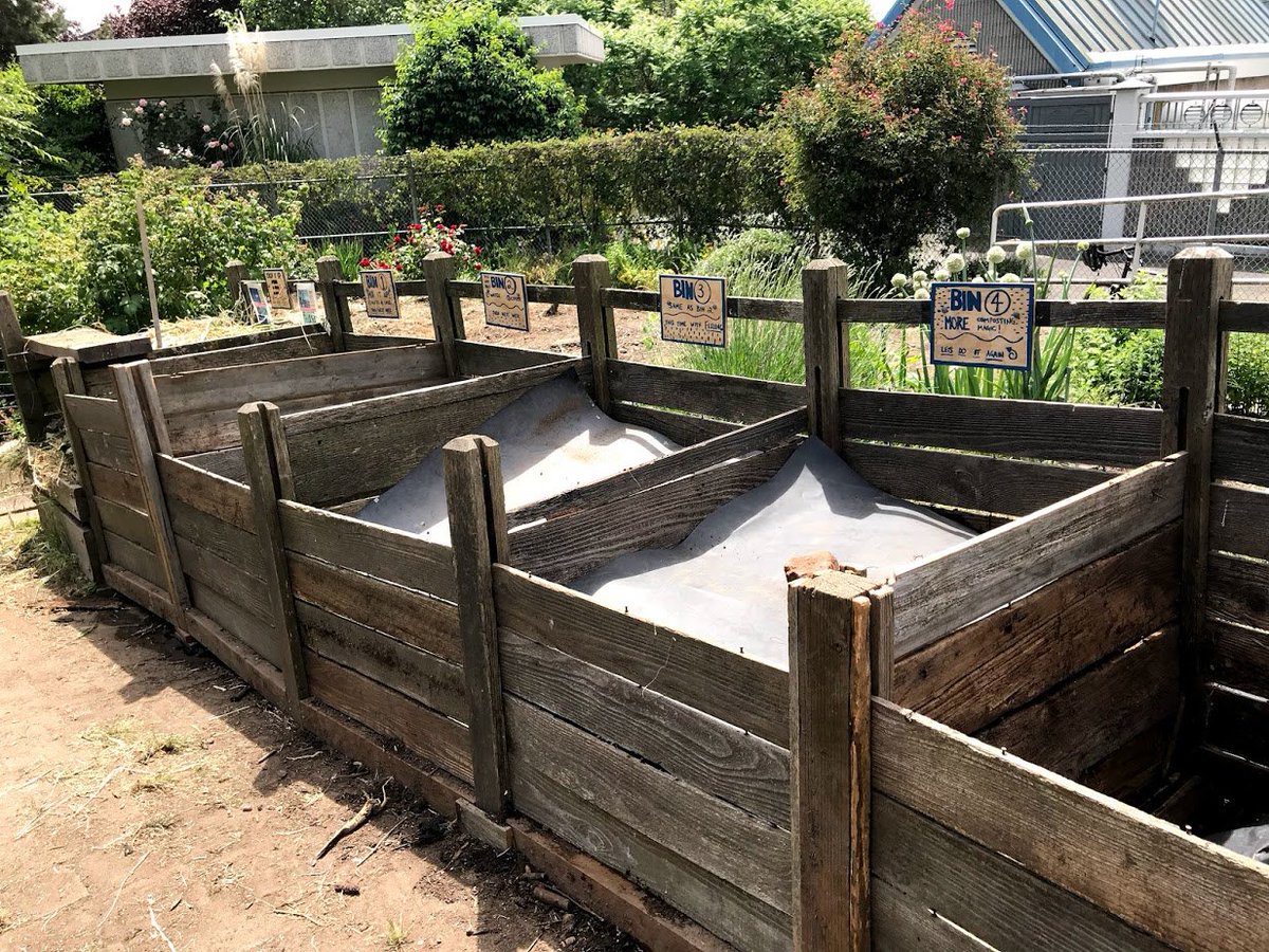 the_sca's tweet photo. These volunteers cleared 700 lbs of dense invasives and natural debris from 5,000 square feet of garden beds and pathways. One team even repaired a decaying compost structure. Thank you @WestMonroe! #WMPDayofChange
Project recap: https://t.co/d2dF9SA72U https://t.co/A6tAn6vkT7