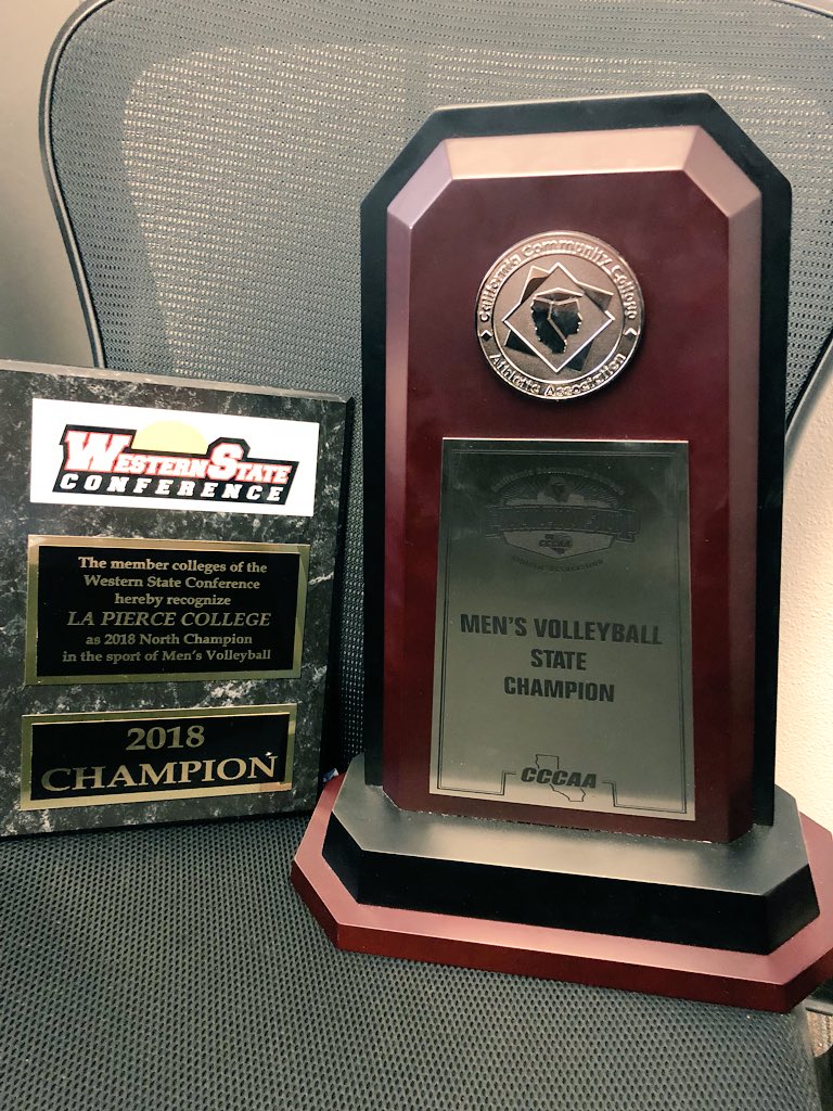 blakeomartian's tweet photo. What a year 🤘🏼🏐 #oooaah https://t.co/7tZ2X4rvzQ