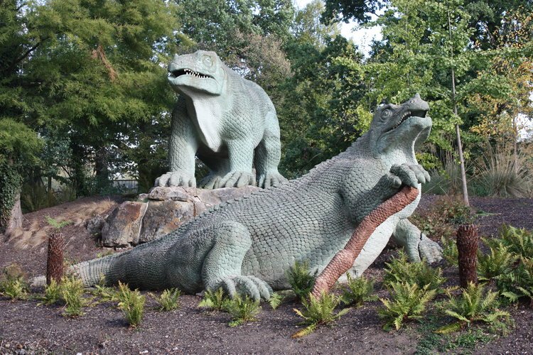 A BRIEF HISTORY OF THE CRYSTAL PALACE DINOSAURS southlondonclub.co.uk/blog/a-brief-h… #SE19