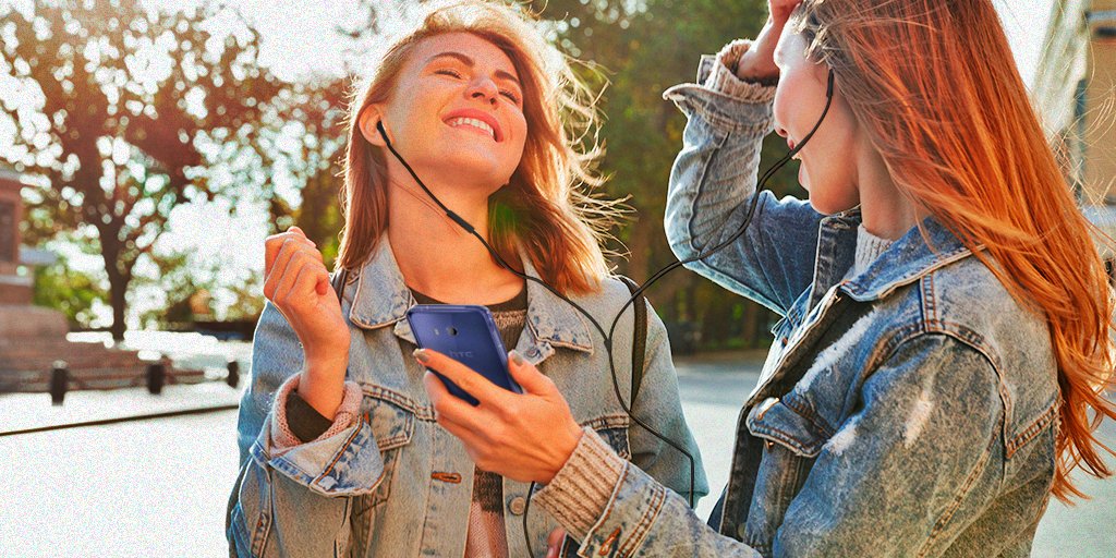 HTCColombiaOF's tweet photo. Si eres de los que le gusta escuchar buena música #USonic es para ti, con su sistema de cancelación de ruido podrás disfrutar de tu playlist favorito https://t.co/R10K0sGTOe