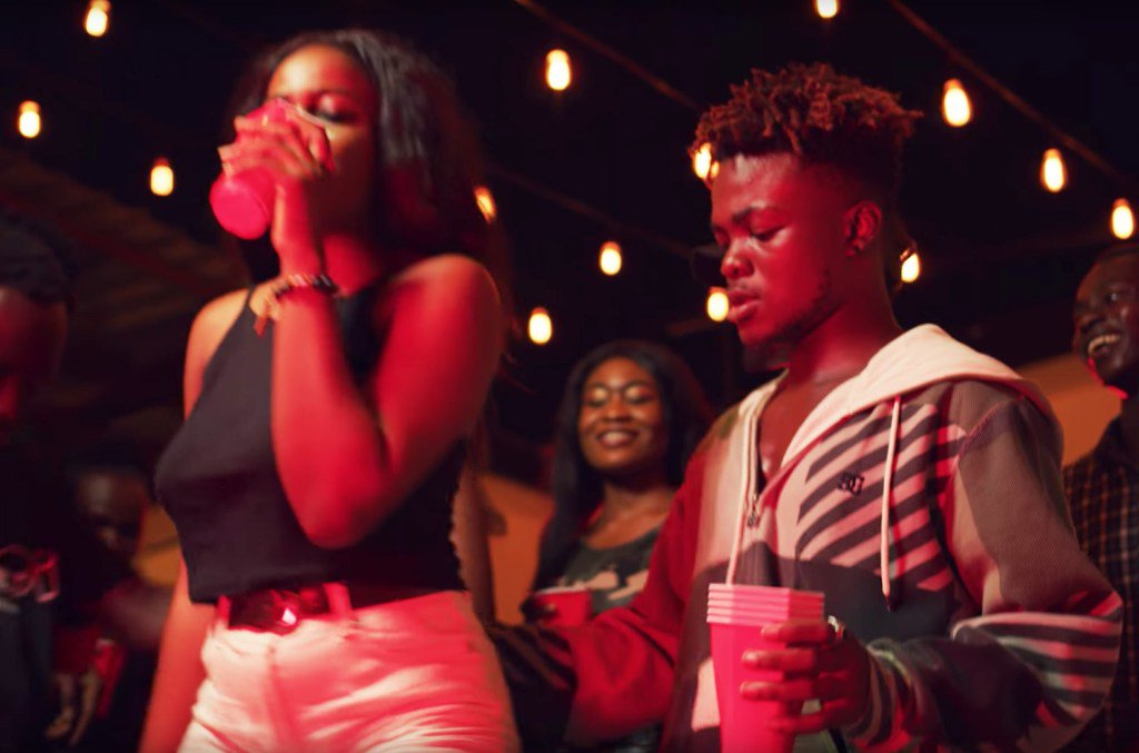 GhanaMusic's tweet photo. 📺#GMVideo
End your day right with the music video to Wiase Y3 D3 Remix by @Quamina_Mp feat. Kwesi Arthur & Yung C
Here https://t.co/a65rBpj8QP https://t.co/KgWLhch8Ts
