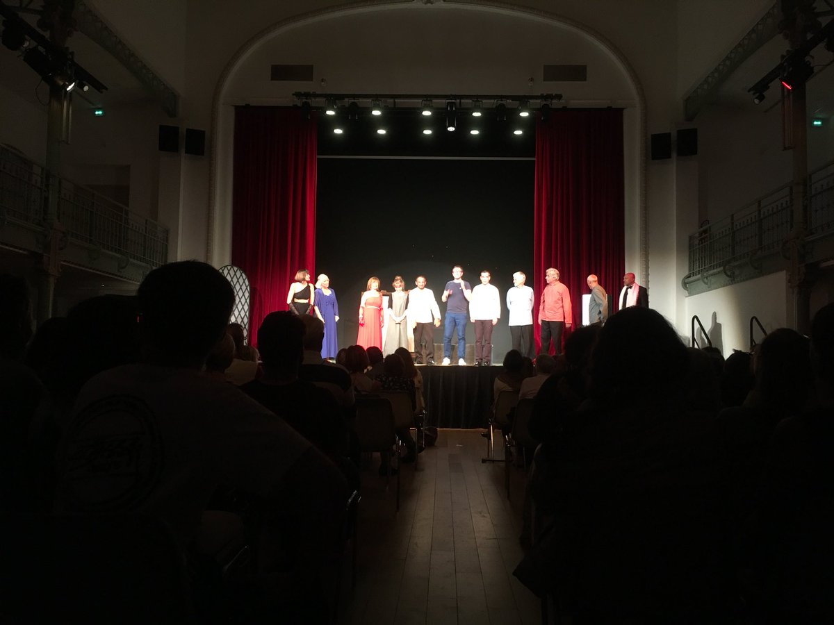 Rotary_Suresnes's tweet photo. Standing ovation pour la pièce de théâtre Les Rustres! 
Super troupe, super équipe
Action pour la Maison des Parents de l’hôpital Foch https://t.co/c2Vf1YK8ci
