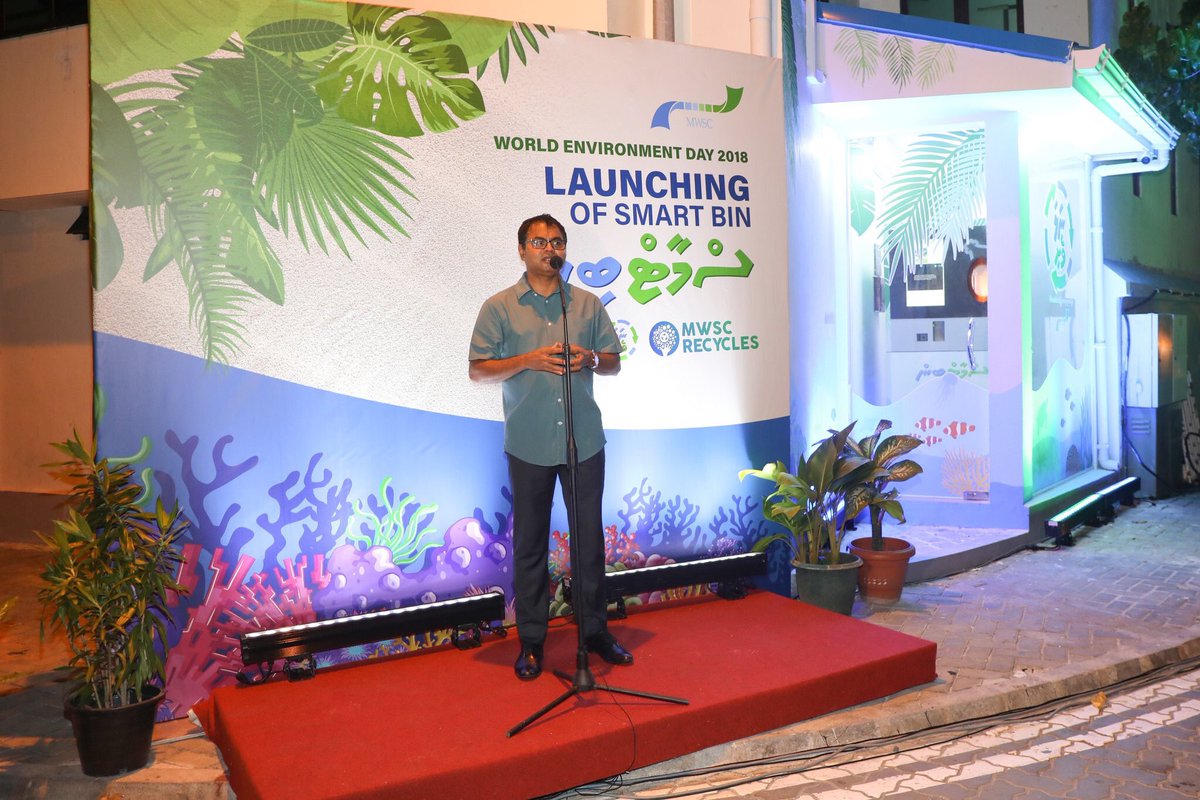HdhMoadu's tweet image. Officially launched Smart Bin, the first ever reverse vending machine made for recycling of PET bottles  in the Male’. This is a good example shown by MWSC on Extended Producer Responsibility 
#MEE #SmartBin #WorldEnvironmentDay2018 #MWSC