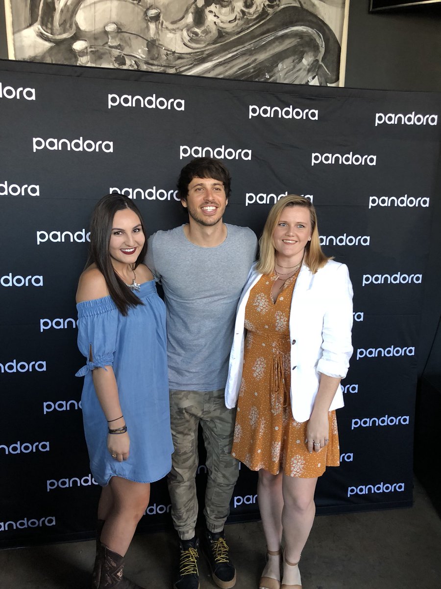 MeagenMiller's tweet photo. Meeting @Morgan_Evans at @pandoramusic’s #backroads event! 😍 https://t.co/XBkKFvmRsp