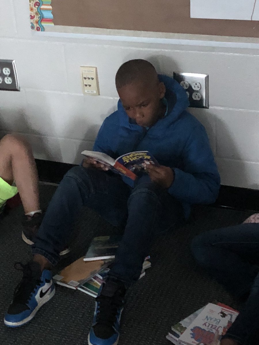 MsRicketts2's tweet photo. Enjoying our books from @PEPGreenville! Thank you so much!! #theresnoplacelikegrove #read #groveelementary https://t.co/vqmV8WYUBv