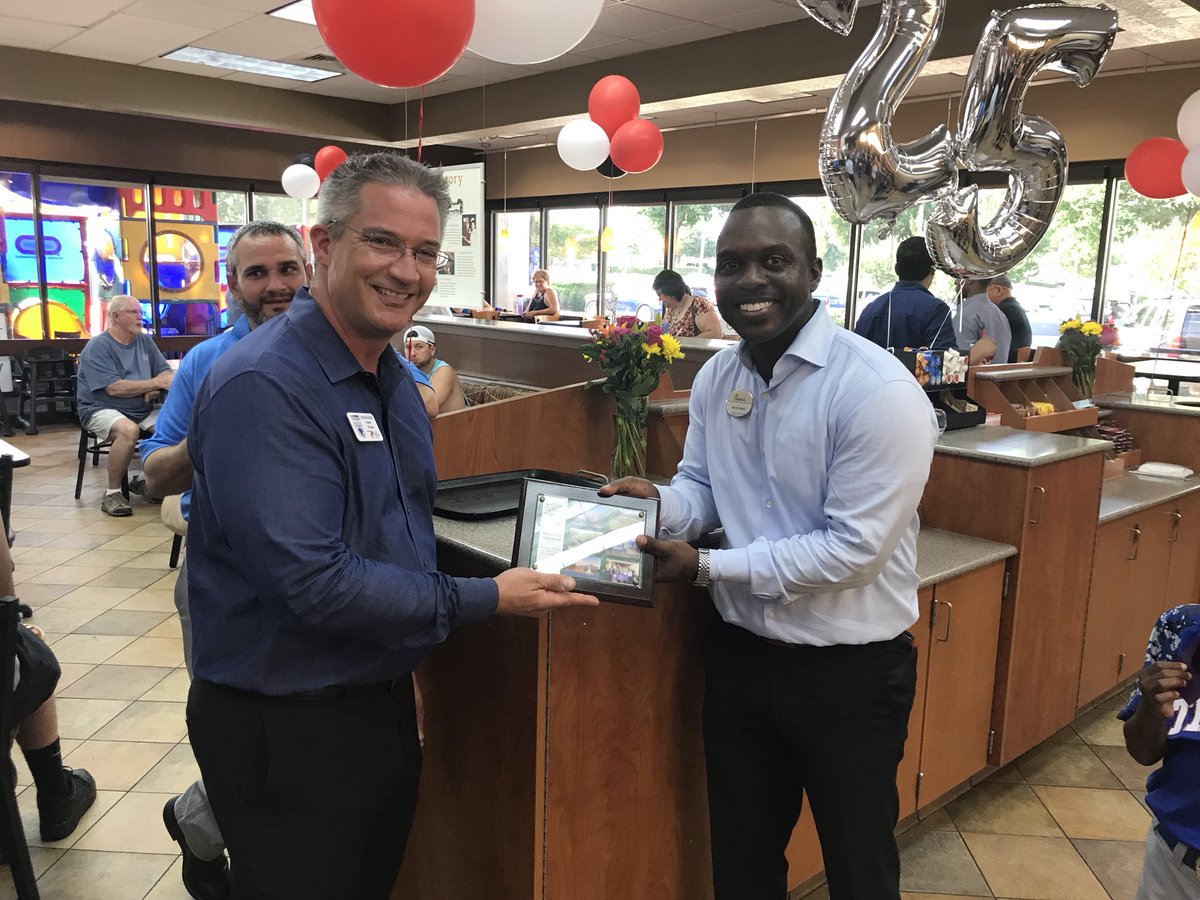 GrapevineCoC's tweet photo. Congrats to Chick-fil-A Grapevine on their 25th anniversary and ribbon cutting today! @cfagrapevine https://t.co/qZCjkmFxLK