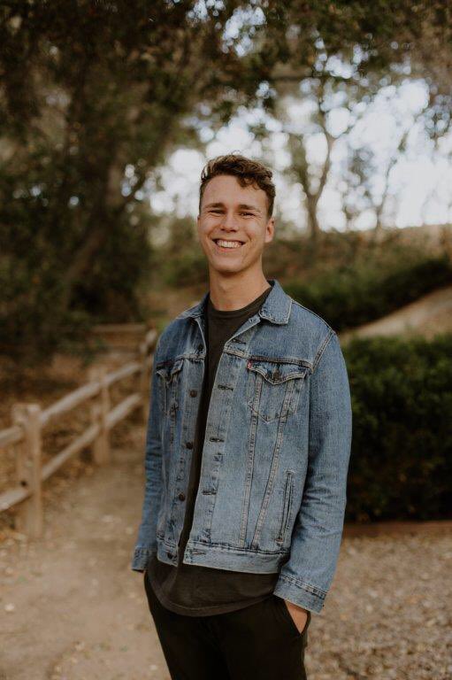 jackgale18's tweet photo. Two more days!! #Classof2018 https://t.co/Vowb2NcEc4