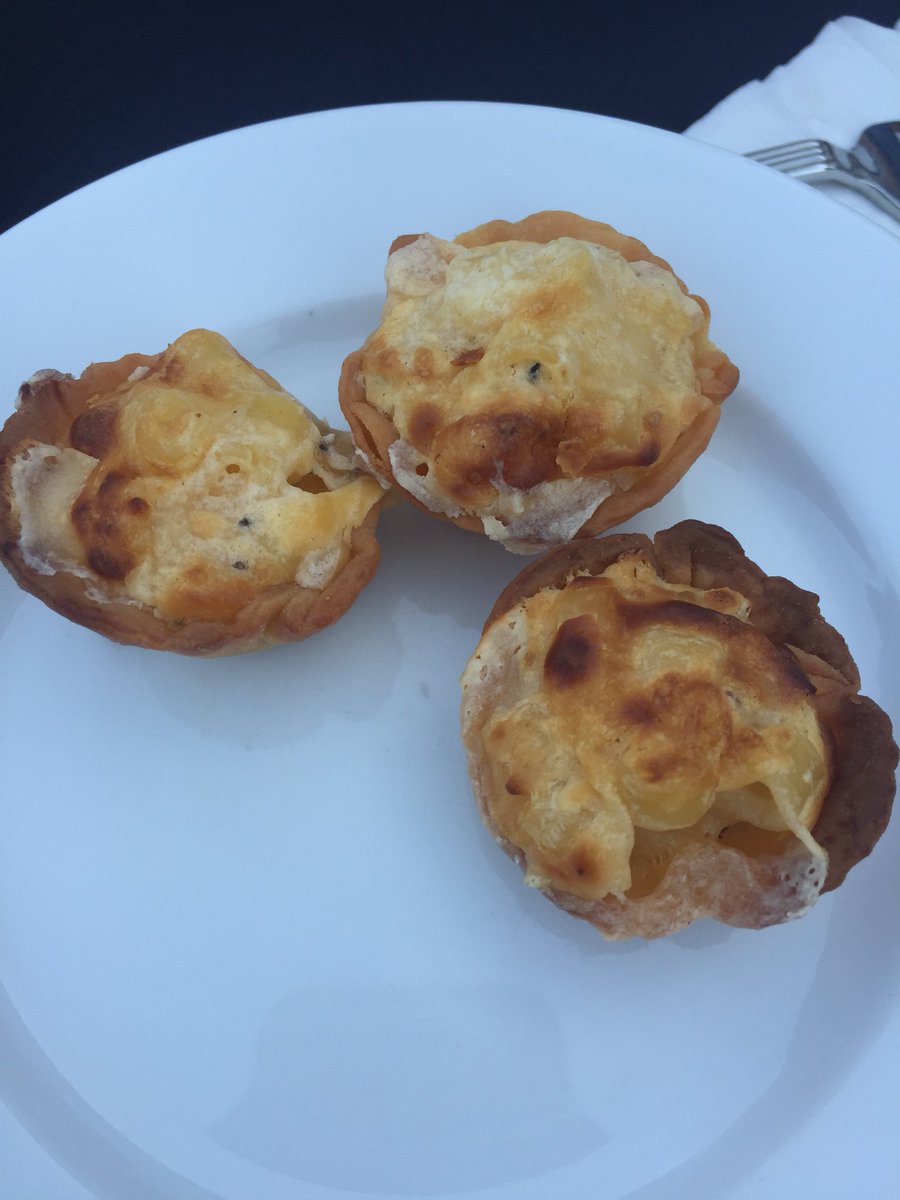 dpbree's tweet photo. You have got to try the Mac and cheese tarts!  #amazing #truffleoil #ABICon18 https://t.co/tO83ga0pNc