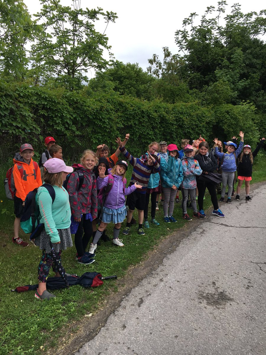MrsWroeQEPS's tweet photo. Proudly completed our 10km water walk for water rights along Bonnechere River and tributaries with amazing Ss - exploring water quality, water chemistry & sampling & using our voice for activism with community @renfrewraiders #brwp #beaumanswastemanagement #renfrewmercury #rcnpdl https://t.co/juwfu3oVme