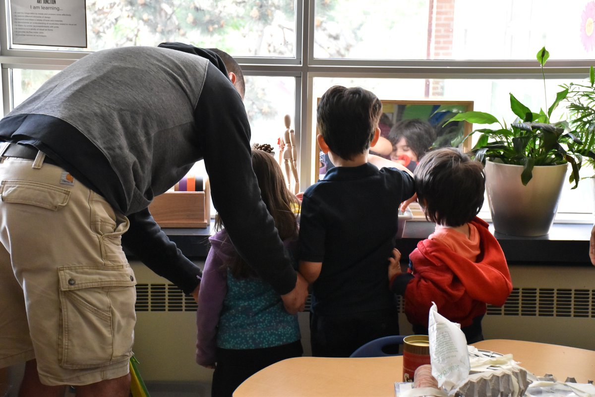 KCSMatters's tweet photo. The students in this SK class proudly welcomed their parents into their classroom this morning to view the special projects they've been working on through the last term. Great job, SK! #EmbraceLearning #ShareWhatYouKnow #QuestionAndBeCurious https://t.co/ot1nYSa8fl