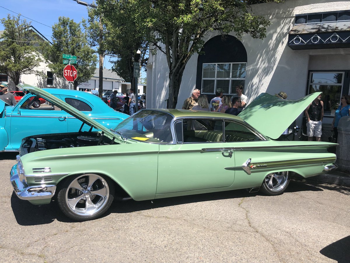 RyanAndersonAgt's tweet photo. @paradisoins thought youโd enjoy these from the weekend at the #function4junction in Junction City, OR. #classiccars ๐๐ป. https://t.co/HcIlal8J0u