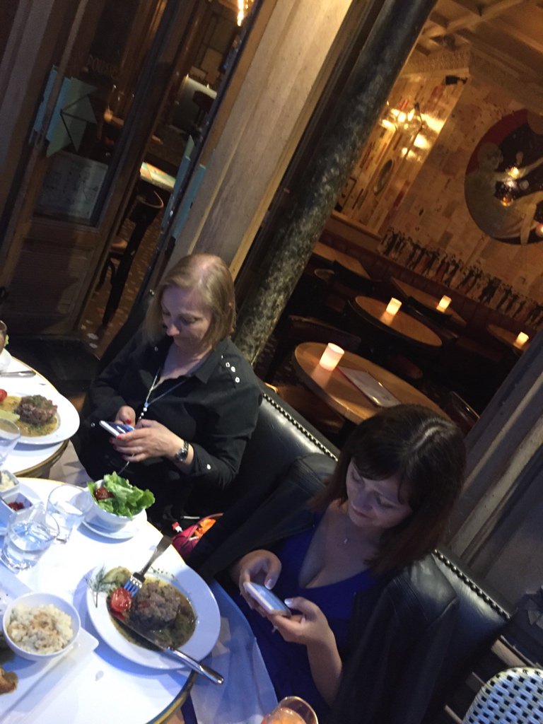 VireesdeJenny's tweet photo. Quand tu es entre bloguer/blogueuse 😂@AlloIciMaman01 @Carnetsd1Quadra @ArkDev
#food #blogger #french #frenchblogger #lesBlogBusters #paris https://t.co/LGSh562tgC