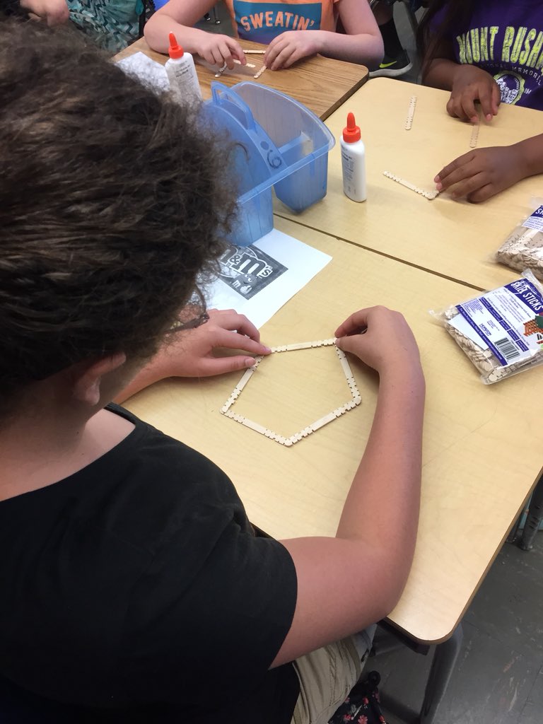 Mrs_JWagner's tweet image. The first day of #spsArtworks was a great success! @officialSPS