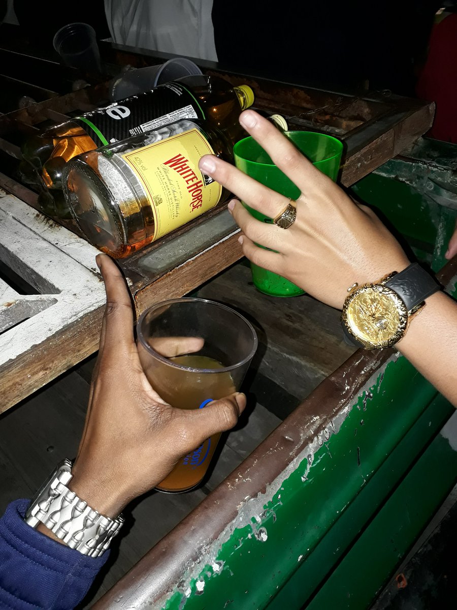 junior_wjj's tweet photo. De sábado!!! ✌️🍻🔛 https://t.co/c2MbTZk1TZ