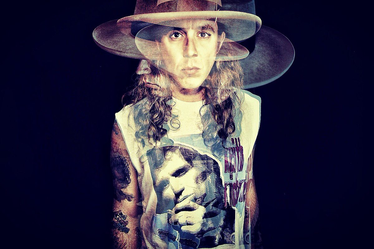 #Day520 Year 2. Daily tweet to <a href="/jimmyfallon/">Jimmy Fallon</a> trying to make my dream of playing #TheTonightShow come true! ❤️🤘🏻🎉 <a href="/FallonTonight/">The Tonight Show</a> #FallonTonight #Fallon <a href="/questlove/">?st</a> <a href="/theroots/">The Roots</a> #support #independent #music #dreams #traitors #Texas #uk