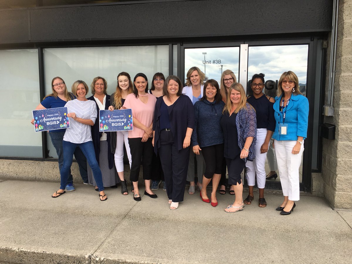 shaunamcintosh's tweet image. Happy 25 Years @BGIS_na! The Kamloops team is celebrating today! #goodcake #callcentre #busyteam #getbacktowork