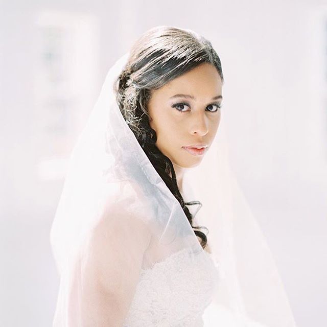 How breathtaking is this #StarDustBride?💕 ift.tt/2JlZc3U