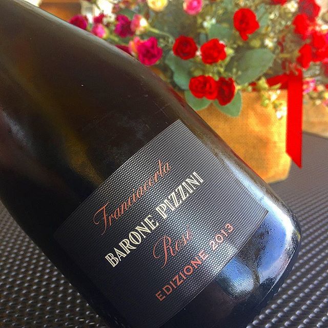 Can’t leave lake Garda without a few sips of Franciacorta @barone_pizzini_1870 #wine ift.tt/2JjXccy