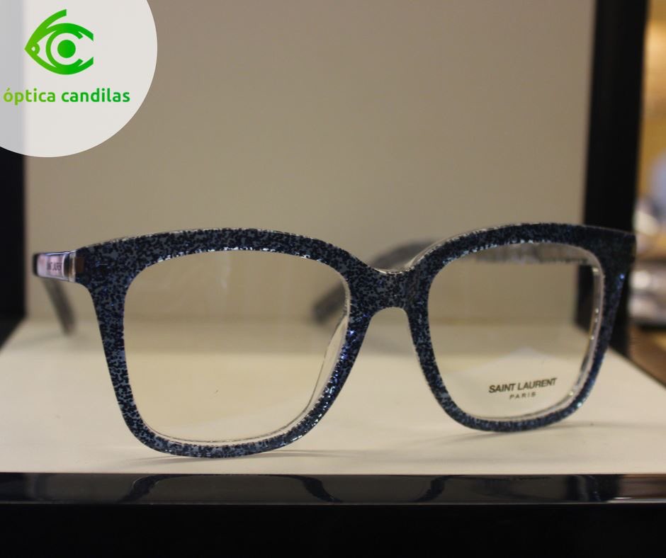 Fundada en 1961, Saint Laurent fue la primera firma de moda en introducir el concepto de lujo prêt-à-porter, sinónimo de JUVENTUD y LIBERTAD que transmiten a sus monturas.

#OpticaCandilas