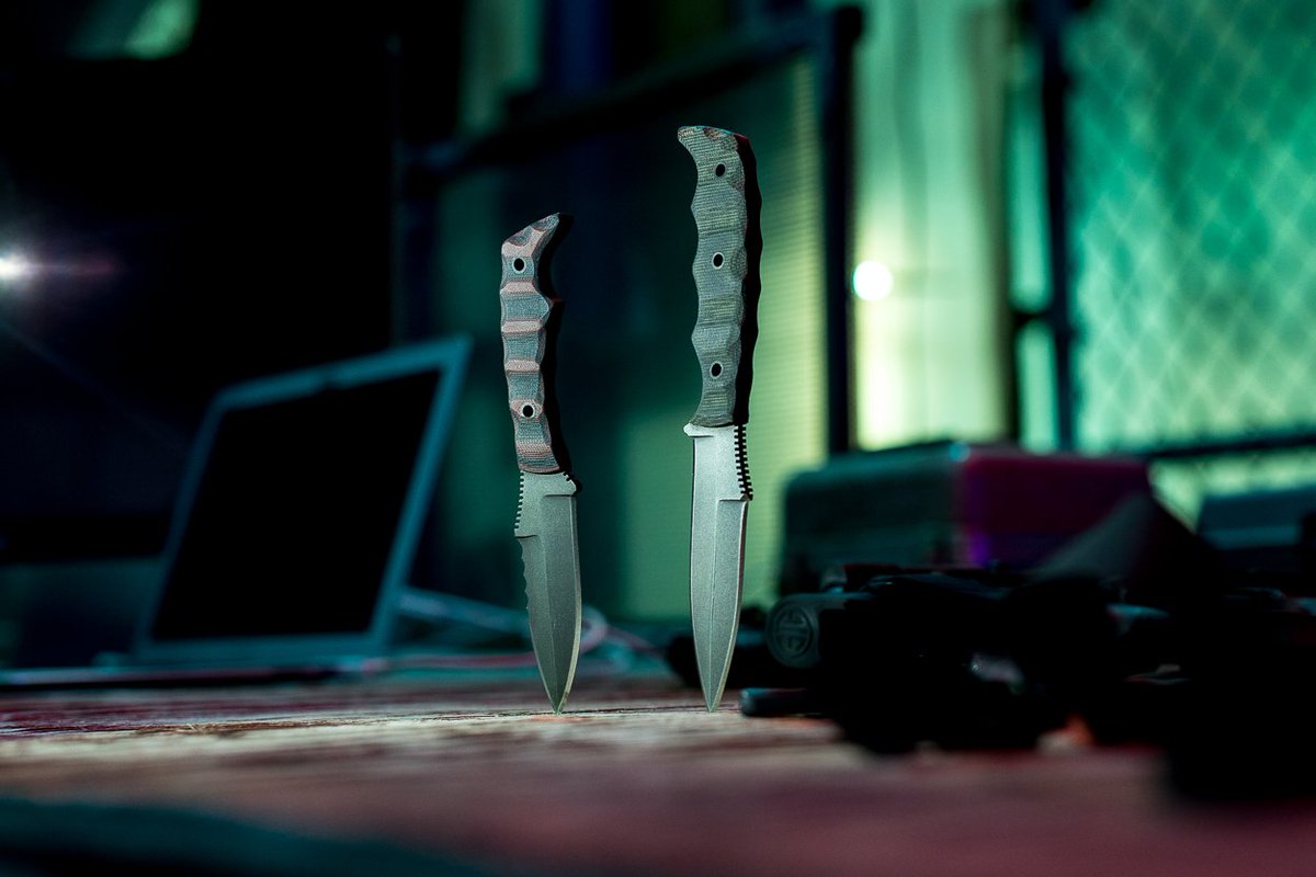 DynamisAlliance's tweet photo. The Dynamis Blade &amp; Razorback Blade are easily concealable combative blades that were purpose built to transition seamlessly into a professional working environment.  I wonder where the blades are in this photo... 🤔 #dynamisblade #razorback #blade #knife https://t.co/e9AGZpxZjZ