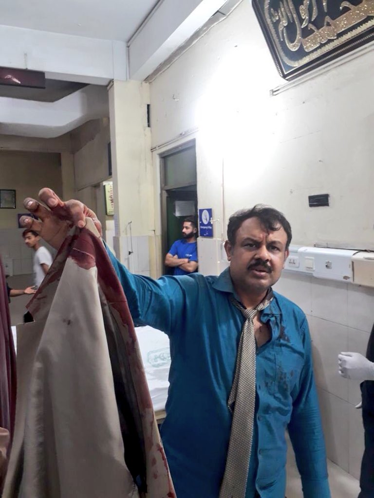 Pansota1's tweet photo. Abduction of @gulbukhari and attack on @AsadKharal are borh condemnable acts. Free speech and freedom of expression must not be curtailed under any circumstances, whatsoever. https://t.co/fIHjbBCtqV