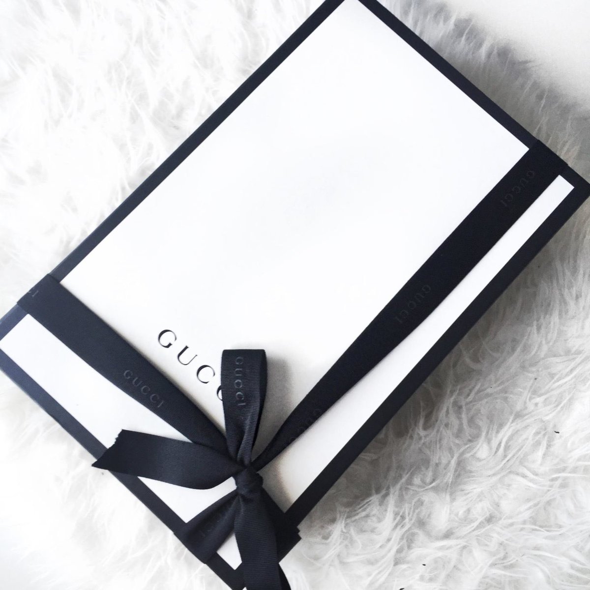 CelesteCarterPM's tweet photo. Help!My #gucci obsession has hit an all time high. If you were to check out my internet history, it would read:
•Gucci Bags
•Gucci Belts
•Brows
•Gucci SLGs
•Sandwiches
•Gucci Loafers 🖤
#cheshunt #permanentmakeup #permanenteyebrows #permanenttattoo #eyebrowtattoo #guccigang https://t.co/UBiKEiAEz2