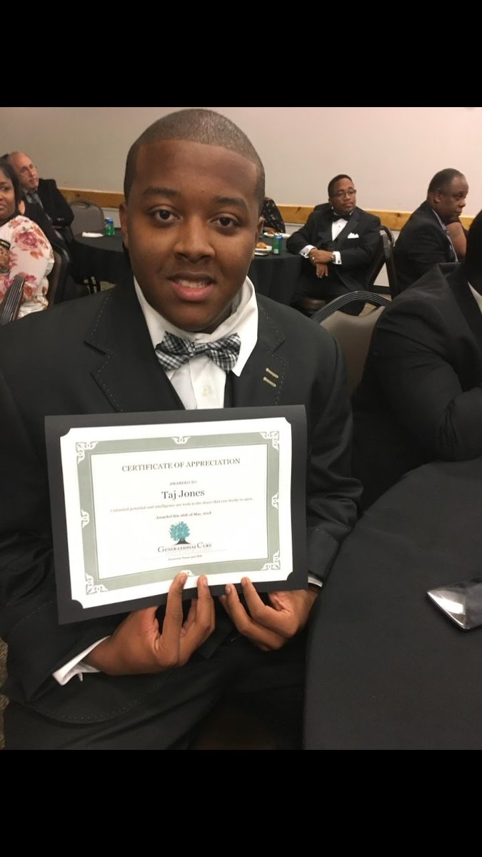CuredGeneration's tweet photo. Congratulations to all of the youth that were nominated and recognized for being extraordinary at this year's 3rd annual Black tie event presented by @gen_cure_us .Thank you to @MissJillTracey for hosting.
#GenerationalCure #WhatsYourStory #Mentor #Mentoring #MentoringWorks https://t.co/I7pbGtNRz8