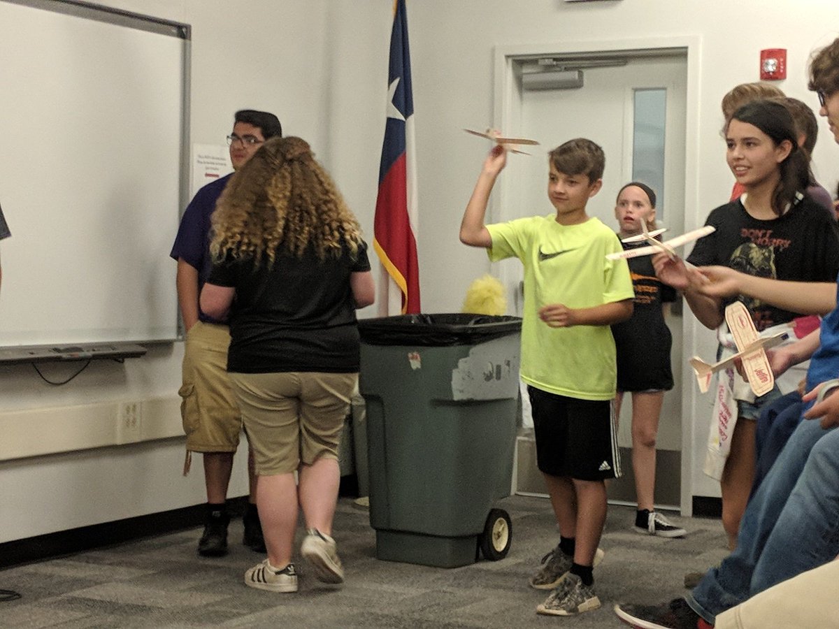 lhulsey98's tweet photo. Day 2 of #STEMchallenge18 was a success! Built a model, failed a bit, learned from failure, changed some things, overcame failure, built a successful model! Proud of my students for working hard! https://t.co/HSjX1OgJjP