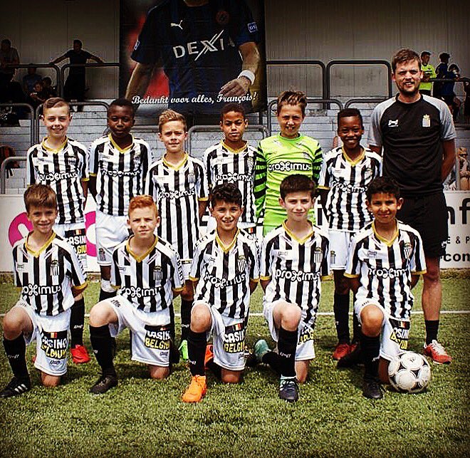 StercheleCup's tweet photo. Winner of the Sterchele Cup 2018 category U11 

@RCSC_1904 

#rcscharleroi #wearethechampions #sterchelecup #sterchele #fs23 
#francoissterchele https://t.co/9AFZQsbUhN