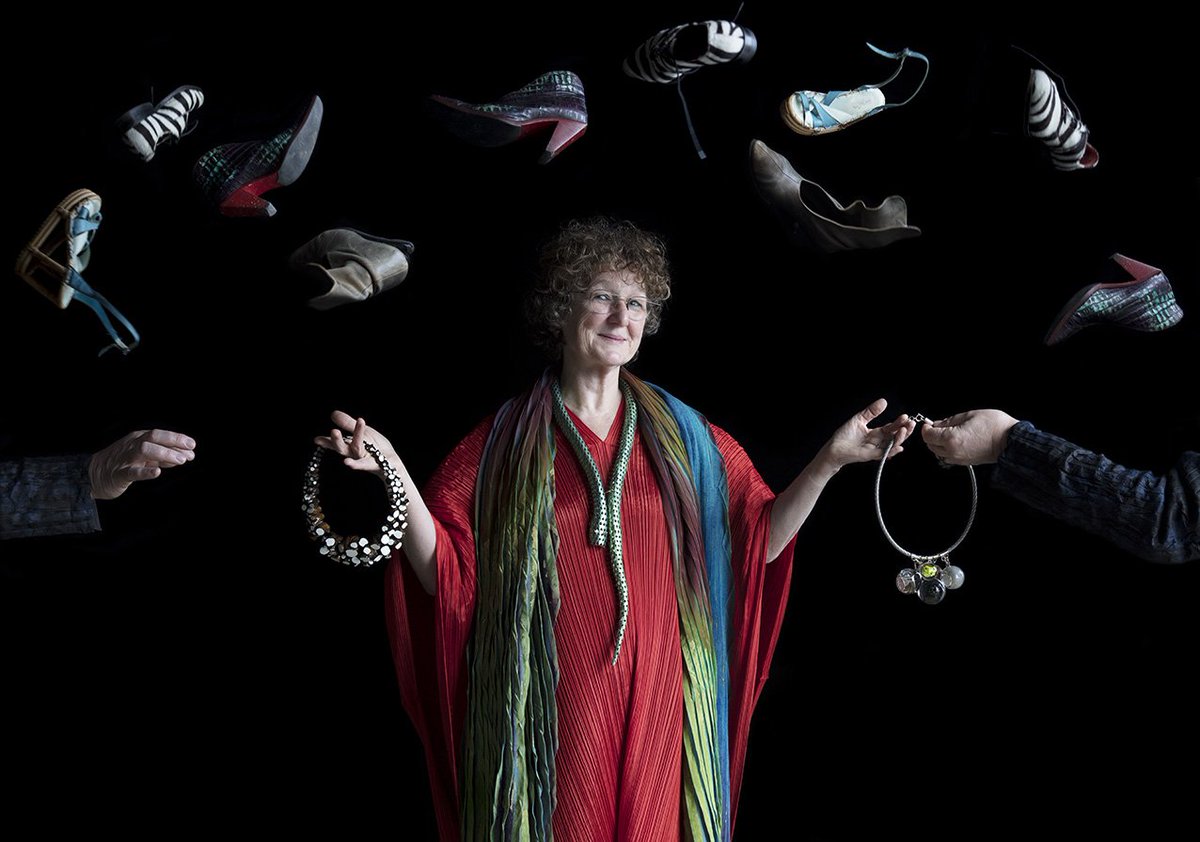 CvandePuttelaar's tweet photo. Artfully Dressed: Women in the Art World’, an exhibition which will travel on to the @thesentinelgallery, the seventieth is collector Marij Philippens dressed in @isseymiyakeusa and with her jewellery and shoe collection of @janjansenshoes
#artfullydressed #womenempowerment https://t.co/NNIY6Nt0jf