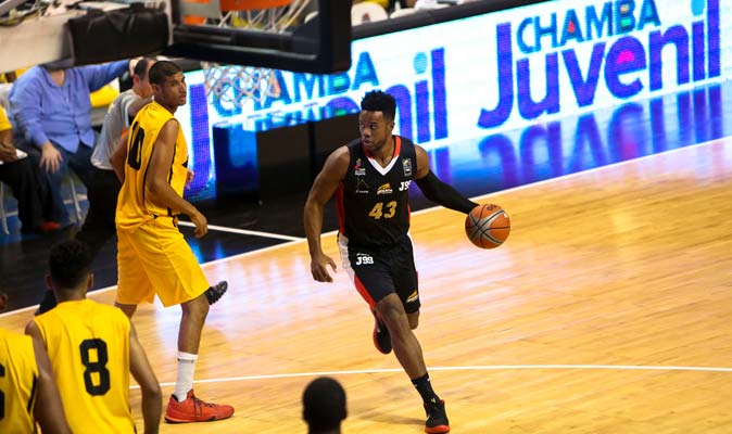 mindeporte_ve's tweet photo. A ocho victorias se extiende la racha Guaros de Lara (8-0), esta edición de la Liga Profesional de Baloncesto (LPB), tras dominar por segundo día corrido a Gaiteros del Zulia (6-0), esta vez por 112-69, en partido celebrado en el Domo Bolivariano de Barquisimeto. #GrandeVzla https://t.co/bp9ke2dt0E