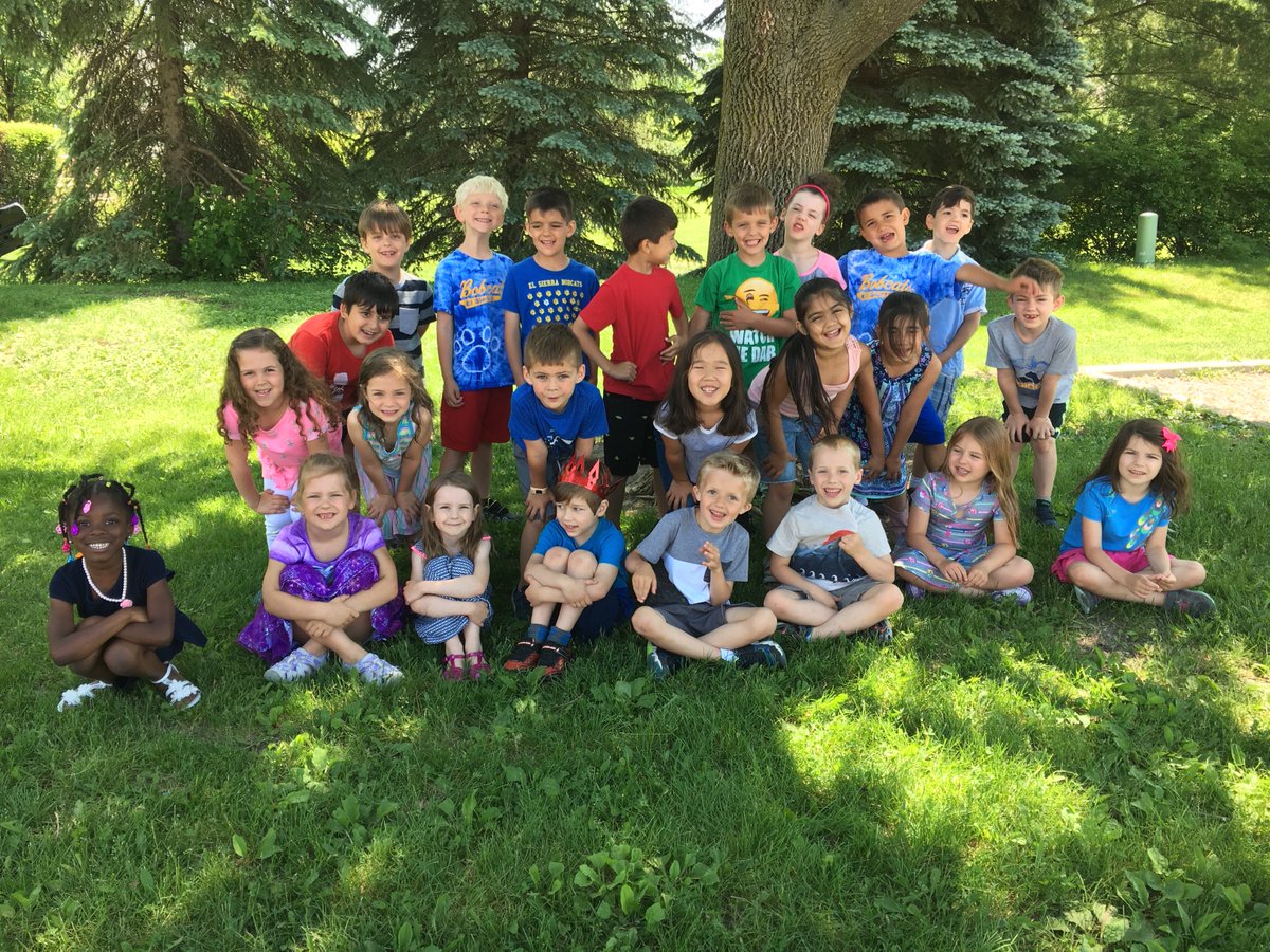 ESKindergarten's tweet photo. It was a great year in Kindergarten! Have a great summer! #elsierra58 #dg58learns https://t.co/k09O8xl14S