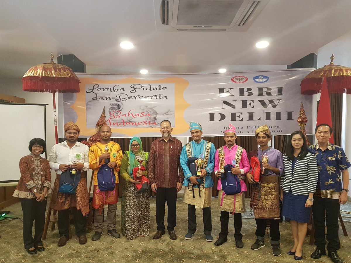 Muja71828394's tweet photo. Closing remarks by H.E. Amb. @suryodipuro at Bahasa Indonesia Speech Competition organized by Embassy "Language is a bridge &amp; through its similarity we found ourselves as natural partner" congrats &amp; appraciate for your participation.
@MoFA_Indonesia @Kemdikbud_RI 
#language https://t.co/oVTCiUsX0v