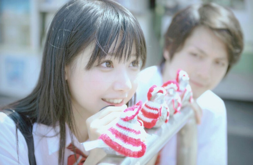 goodbuts's tweet photo. この系統の美少女の共通点
💟ほんのり隙間の空いた目の上前髪（あまり巻かない）
💟黒髪サラサラストレートロング
💟眉毛、まつ毛がふさふさ
💟涙袋がぷっくり（色はなし）
💟平行二重、蒙古ひだがない
💟鼻筋が通っていて、小鼻の主張は控えめ
💟唇は桜色にほんのり朱色
💟色白 https://t.co/cdXukLgsvL